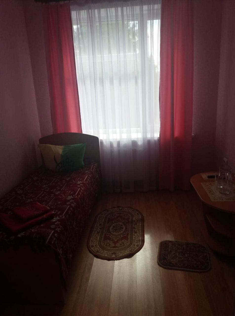Отель Брама Hlukhiv Ngoại thất bức ảnh